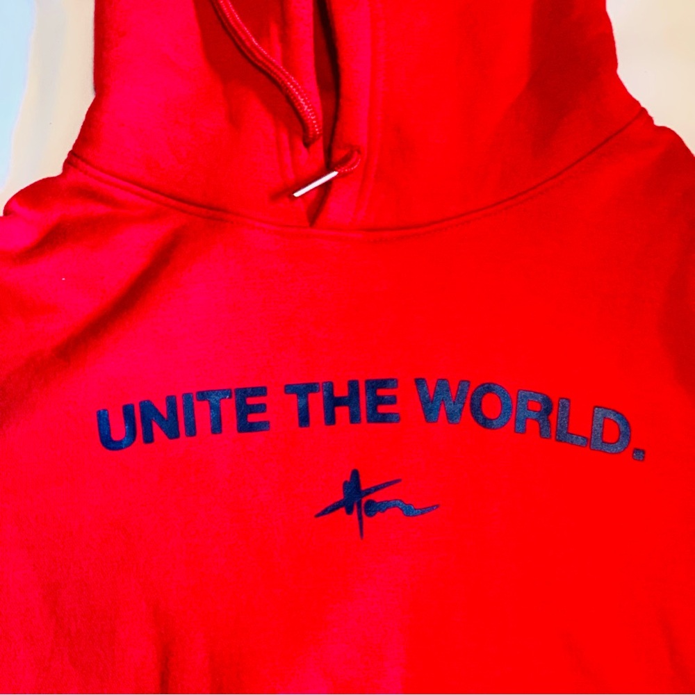 ⭐️Vibrant Red Sweatshirt with Blue Unite the World Design